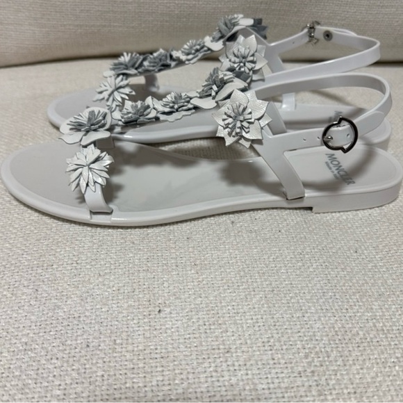 MONCLER Amandine rubber flat sandals made in Italy - Picture 3 of 5